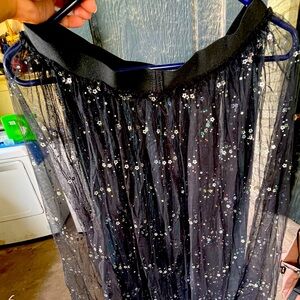 Black skirt beach style